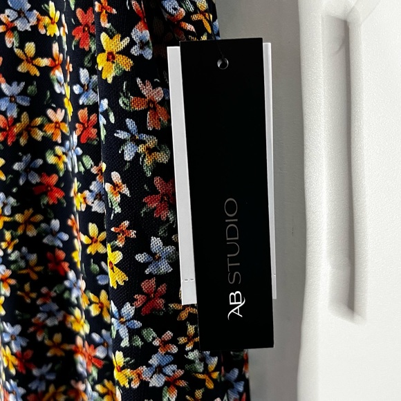 AB STUDIO TOPS FLORAL SLEEVELESS - Picture 3 of 13